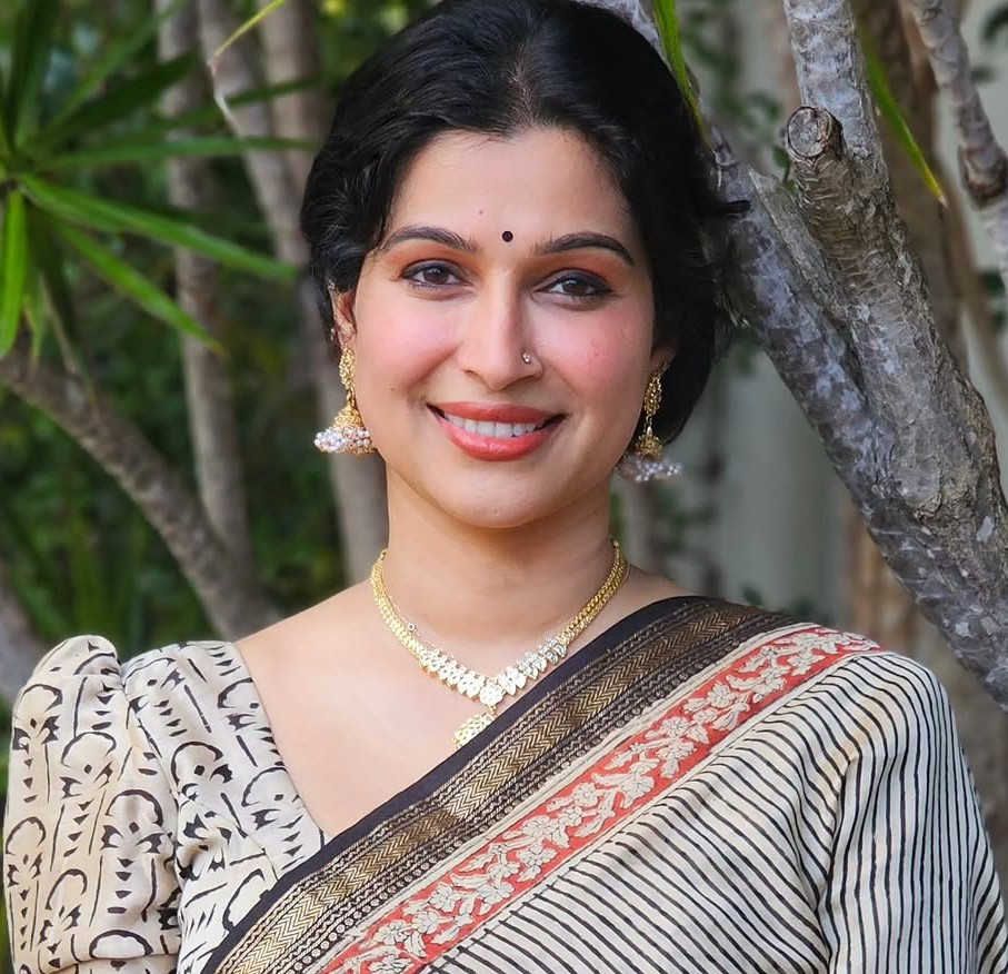 বস্তির সেক্সি মাগী ঝিমলি